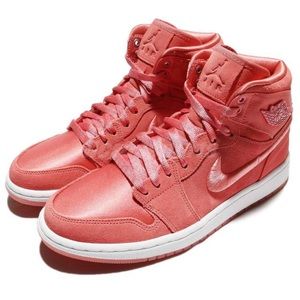 Women’s Air Jordan Retro 1 High OG